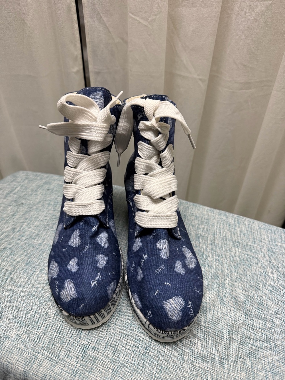 Adorable  Navy Heart-Print Lace-Up Women's Boots with White Laces